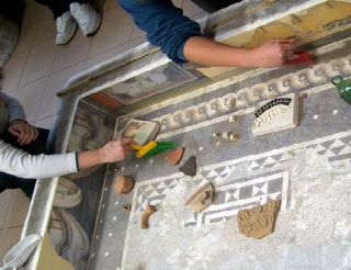Laboratorio didattico sullo scavo archeologico scavo di una domus romana